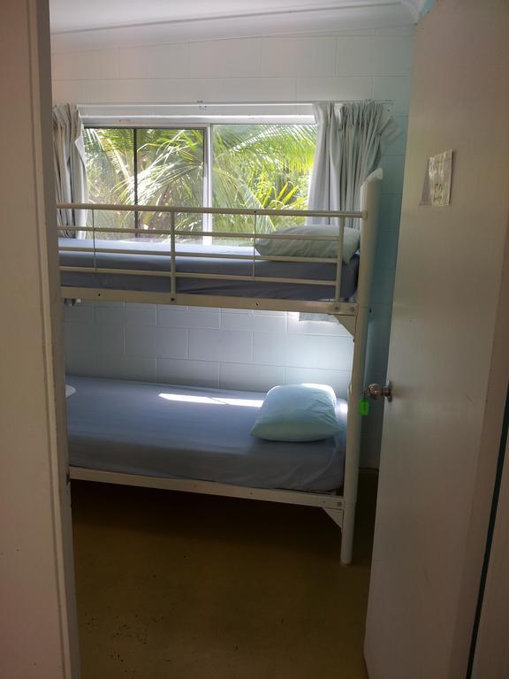 Absolute Backpackers Mission Beach Room photo