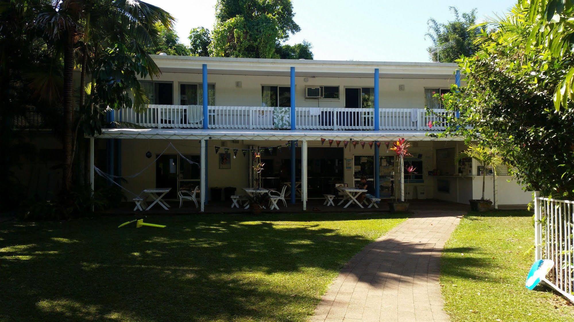 Absolute Backpackers Mission Beach Exterior photo