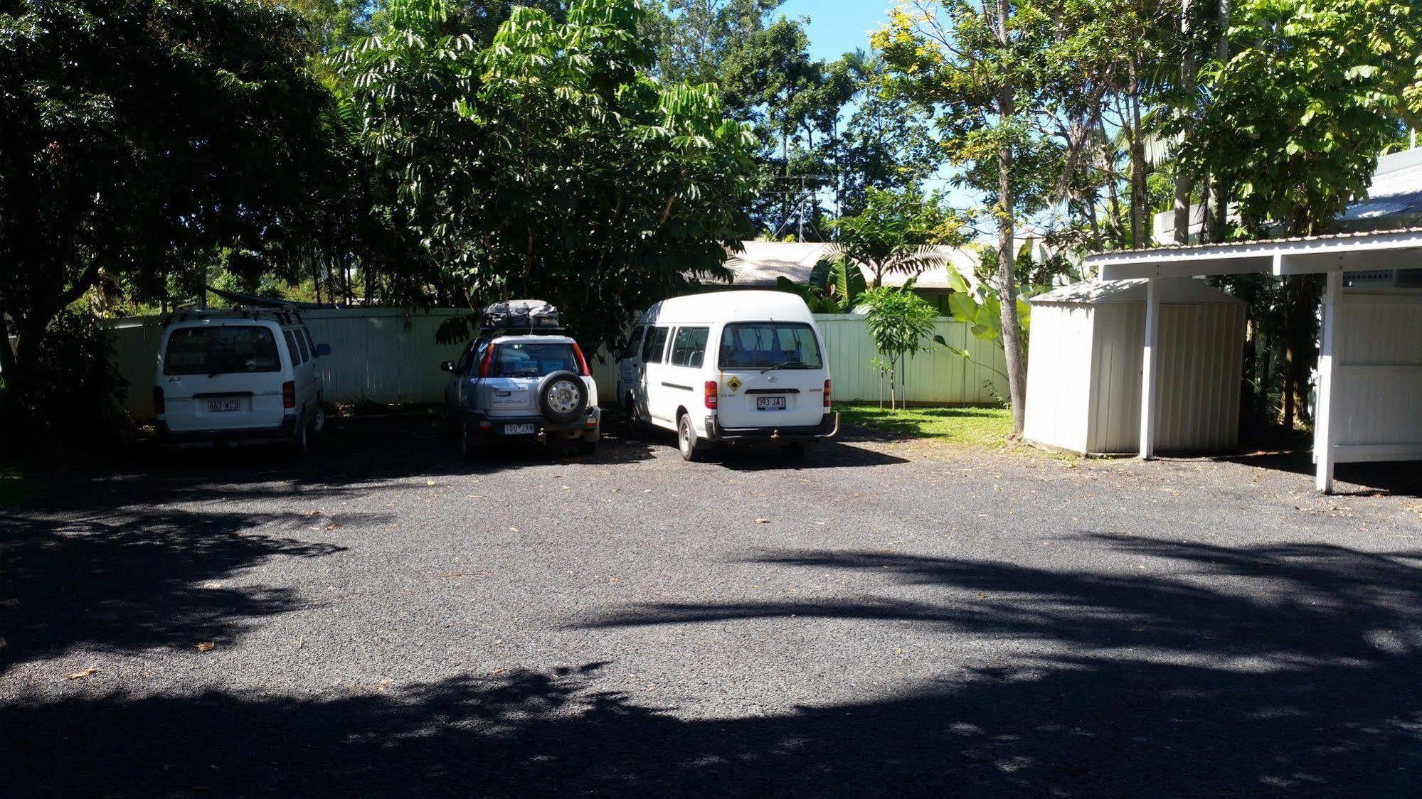 Absolute Backpackers Mission Beach Exterior photo