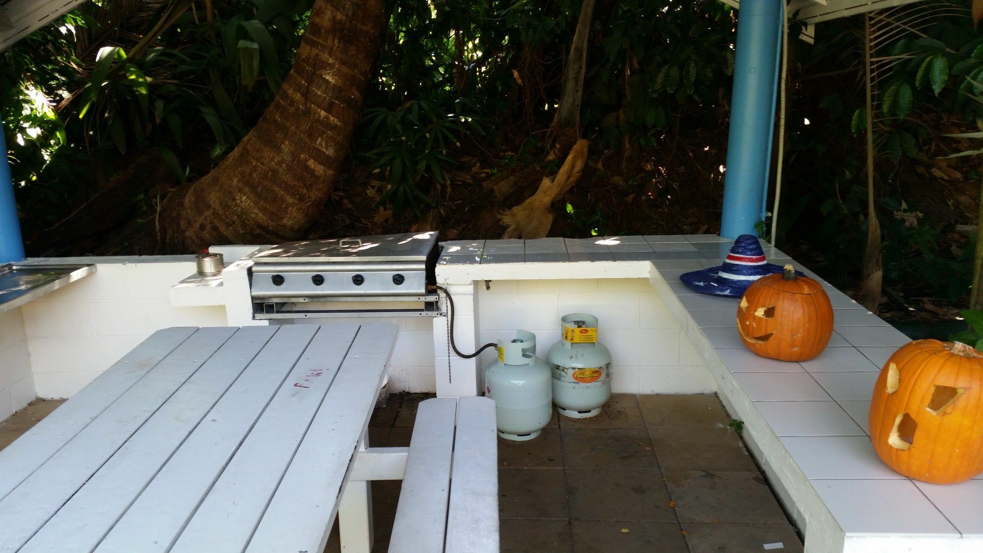 Absolute Backpackers Mission Beach Exterior photo